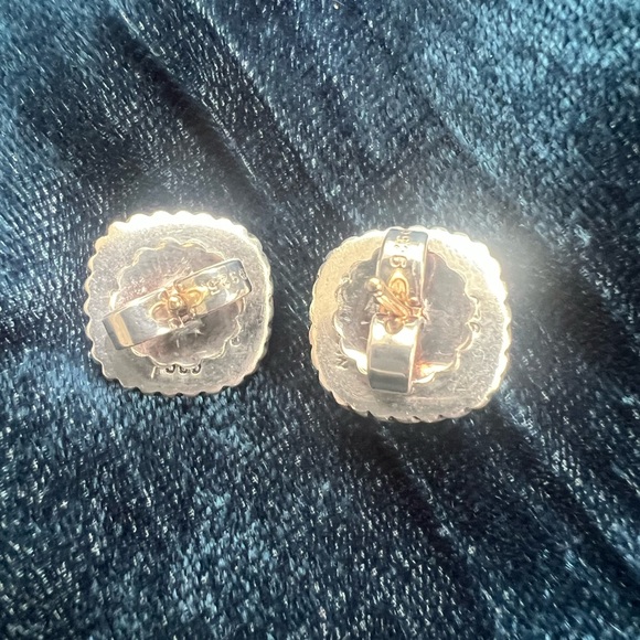 David Yurman Petite Albion Stud Earrings in Sterling Silver with Onyx - Picture 10 of 12